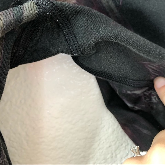 Lululemon Floral Cropped Leggings - Picture 4 of 5
